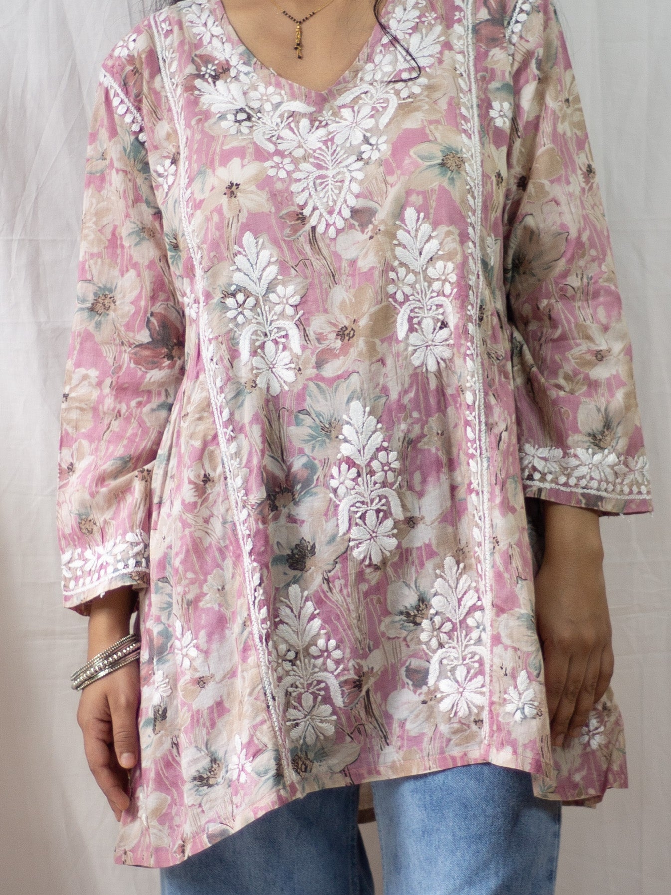 Fariyal Mulmul Printed Chikankari short kurti (Pink)