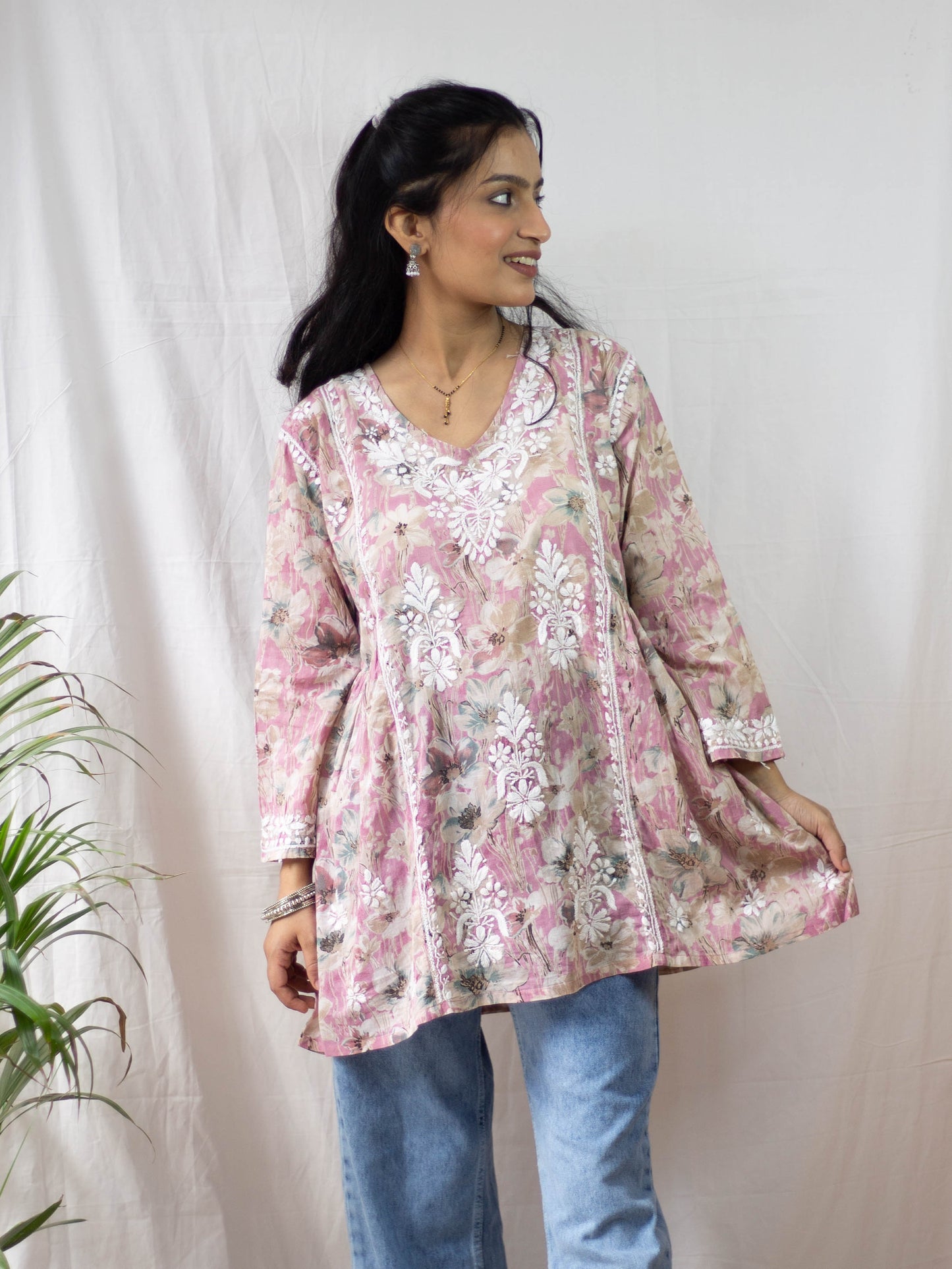 Fariyal Mulmul Printed Chikankari short kurti (Pink)