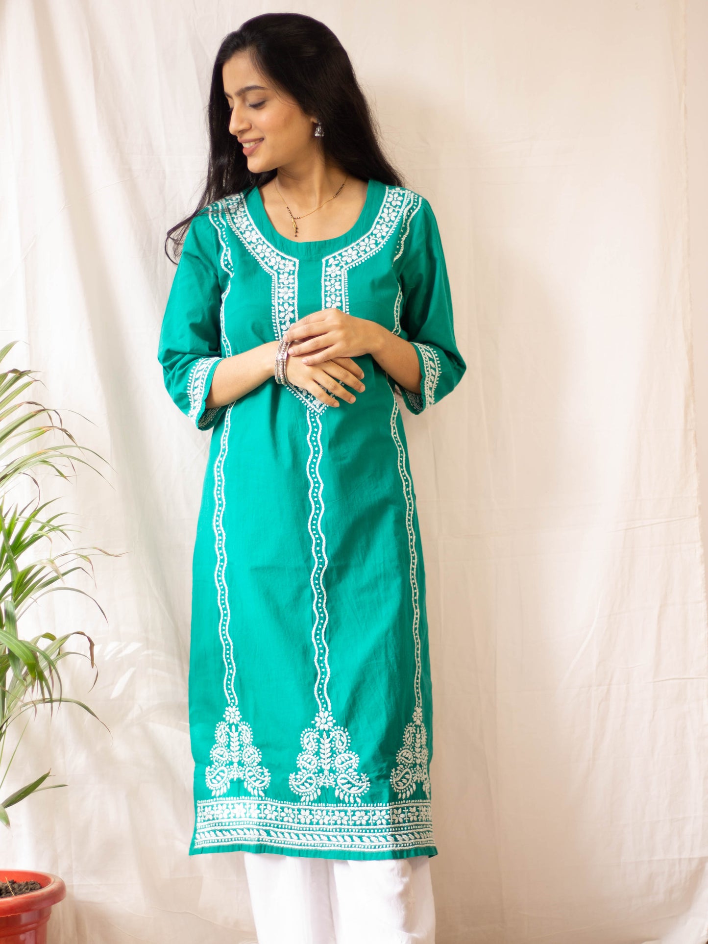 Maisha 100% Cotton Chikankari Kurti (Green)