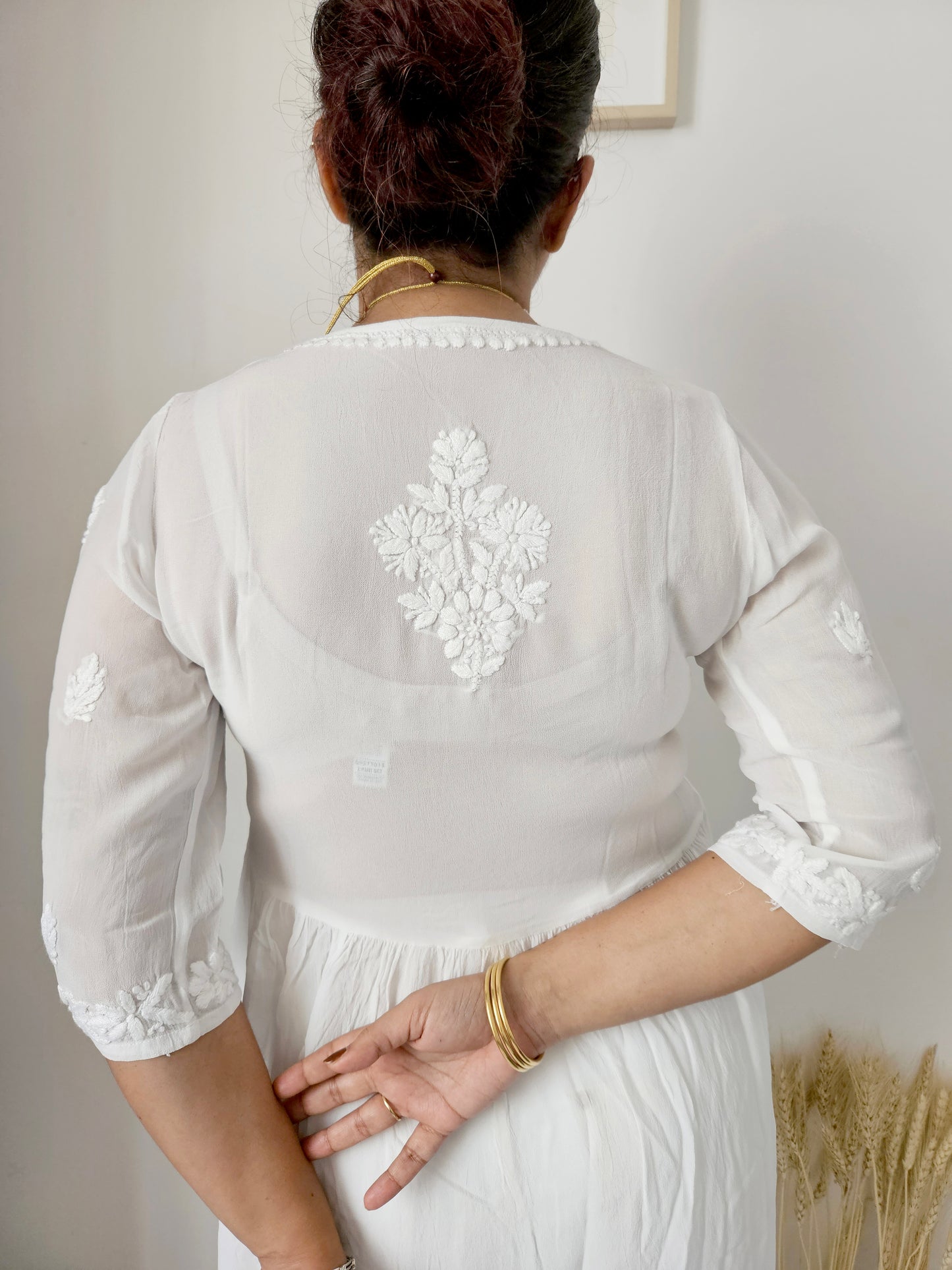 anam chikankari kurti white back detail